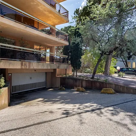 Apartment Les Regates-6 By Interhome Hyeres